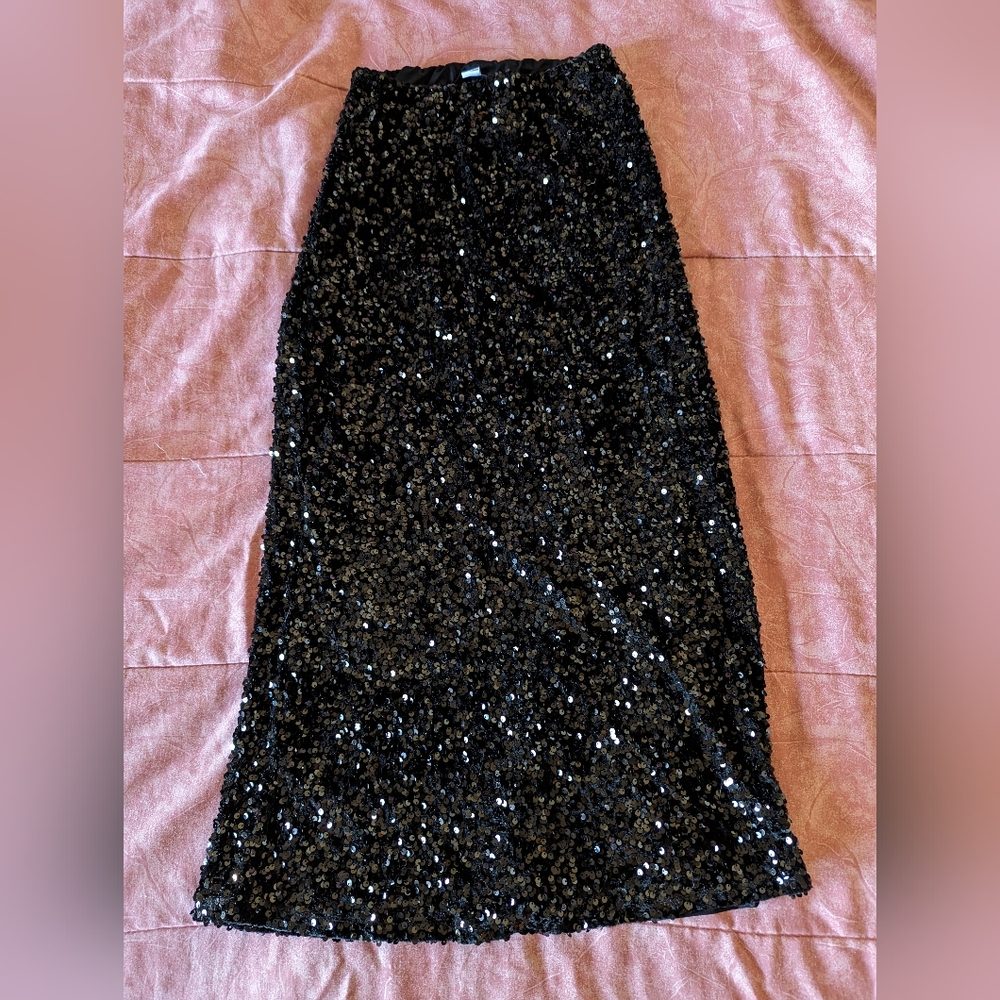 Old Navy VIRAL Sequin skirt NWT XS